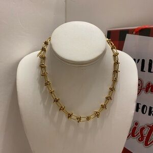 COPY - STATEMENT NECKLACE